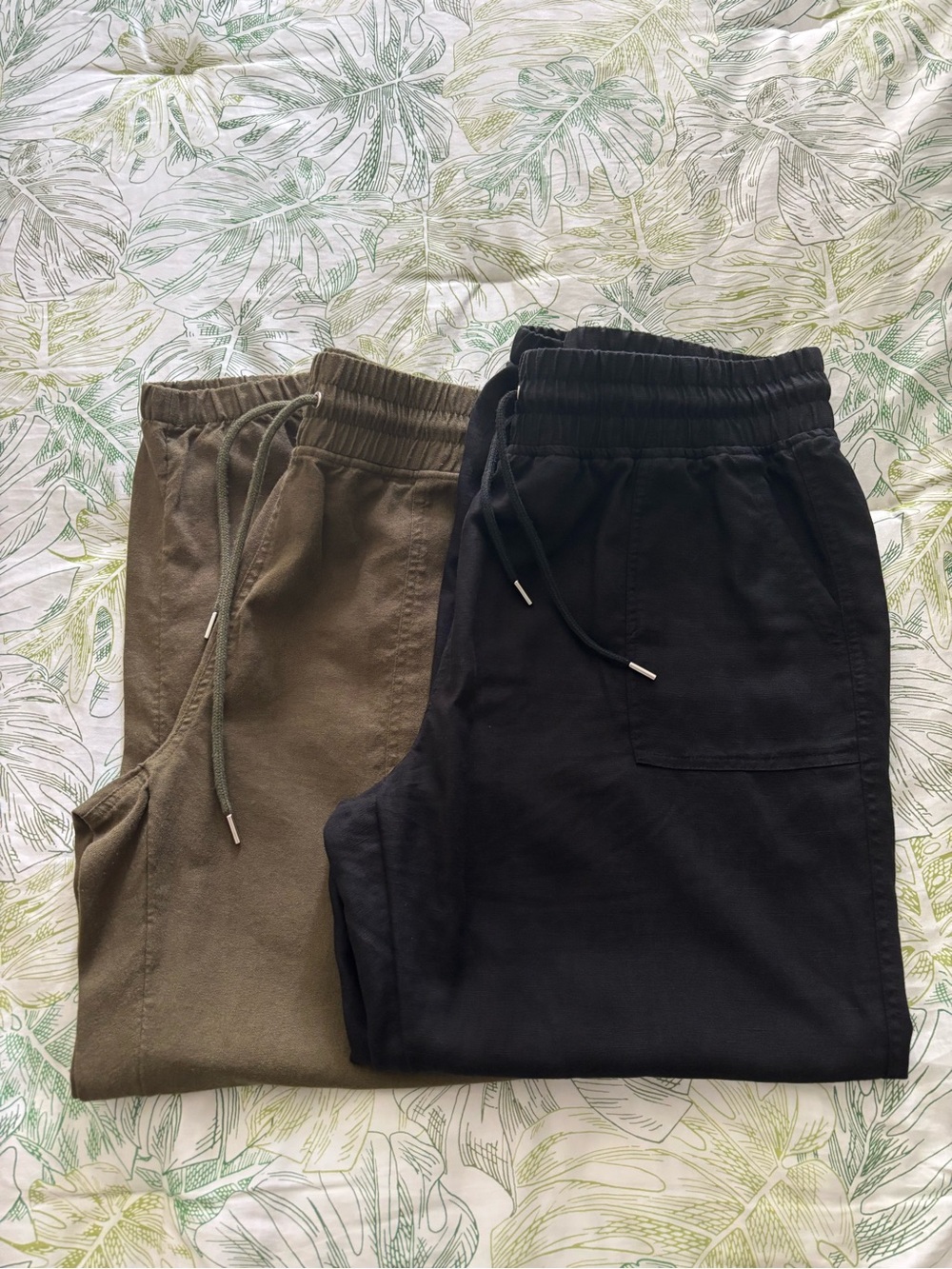 Women’s Drawstring linen blend joggers - Black and Olive